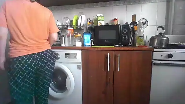 Snapshot of MikaKors chatting on 03.02.25 MikaKors online show from 03.02.25