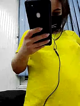 Snapshot of MikaKors chatting on 03.11.25 MikaKors online show from 03.11.25