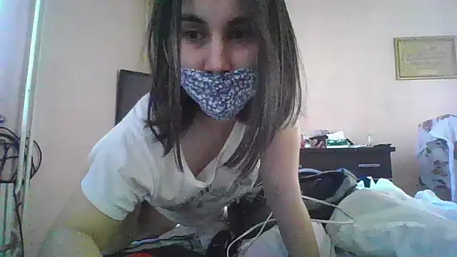 Snapshot of MikaKors chatting on 03.16.25 MikaKors online show from 03.16.25