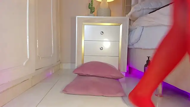 Snapshot of zoe_sky_ chatting on 01.25.25 zoe sky online show from 01.25.25