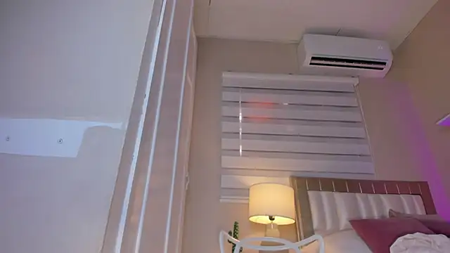 Snapshot of zoe_sky_ chatting on 02.07.25 zoe sky online show from 02.07.25