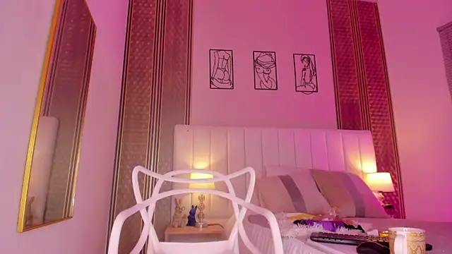 Snapshot of zoe_sky_ chatting on 09.30.25 zoe sky online show from 09.30.25