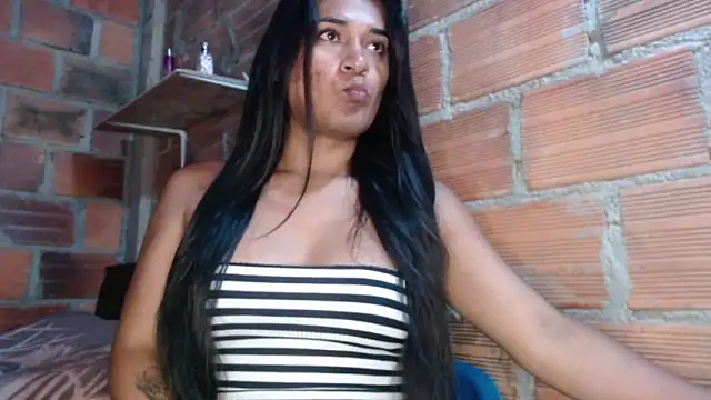 Snapshot of _karolxxx_ chatting on 01.28.25 karolxxx online show from 01.28.25