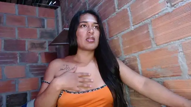 Snapshot of _karolxxx_ chatting on 02.12.25 karolxxx online show from 02.12.25