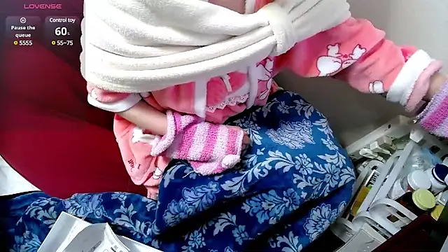 Snapshot of arincochu chatting on 03.01.25 arincochu online show from 03.01.25