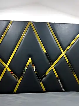 Adel Nesbiit online show from 10.12.25