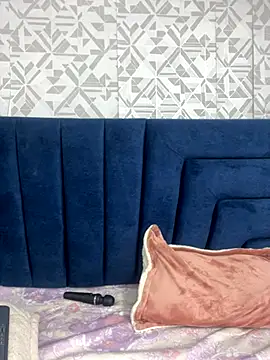 ElaaPerez online show from 11.20.25