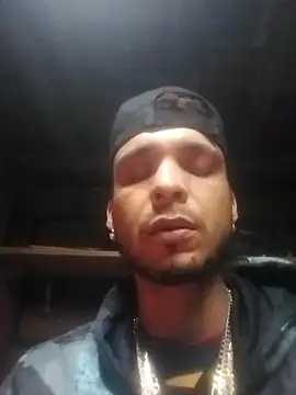 Snapshot of _Dmente_ chatting on 02.24.25  Dmente  online show from 02.24.25
