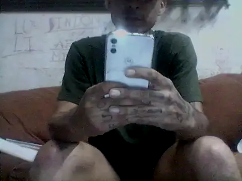 Snapshot of _Dmente_ chatting on 09.16.25  Dmente  online show from 09.16.25