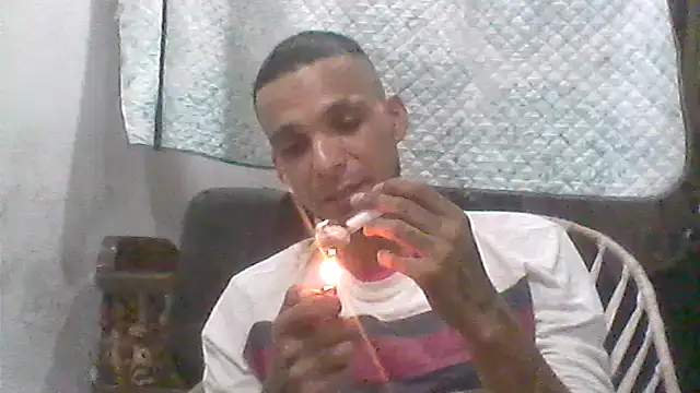 Snapshot of _Dmente_ chatting on 10.15.25  Dmente  online show from 10.15.25