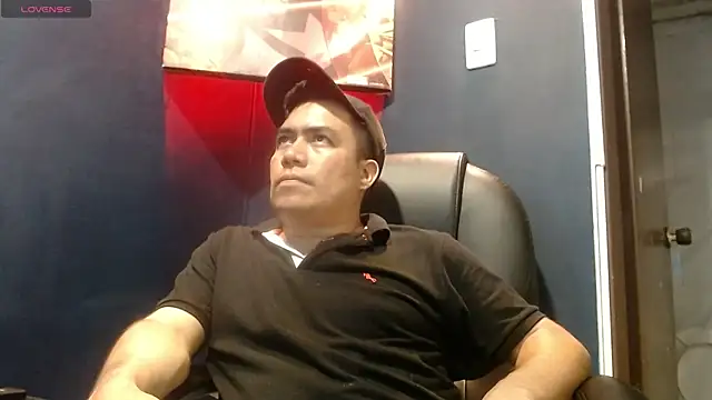 Snapshot of Jhonatan_Morales_S chatting on 03.04.25 Jhonatan Morales S online show from 03.04.25