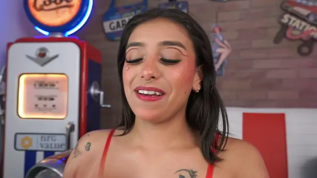 miss collins online show from 04.07.26