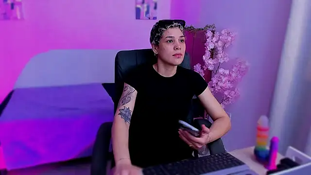 Charlee pink online show from 11.28.25