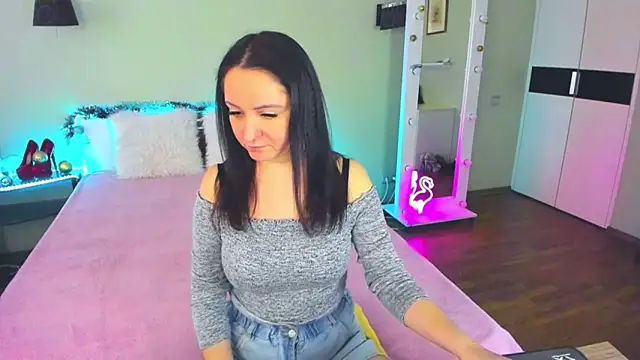 AngellLika online show from 12.18.24