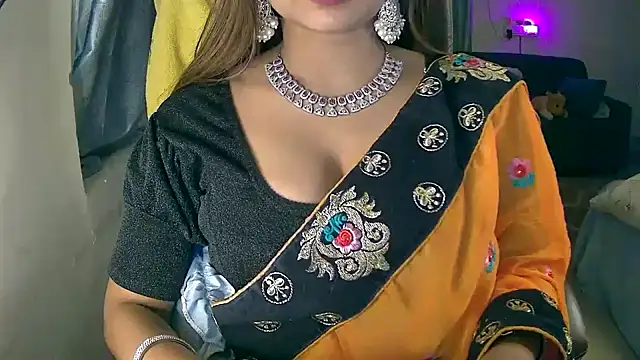 Snapshot of Cute-Tara chatting on 10.16.25 Cute-Tara online show from 10.16.25