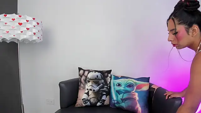 Snapshot of miss__allison chatting on 11.01.25 miss allison online show from 11.01.25