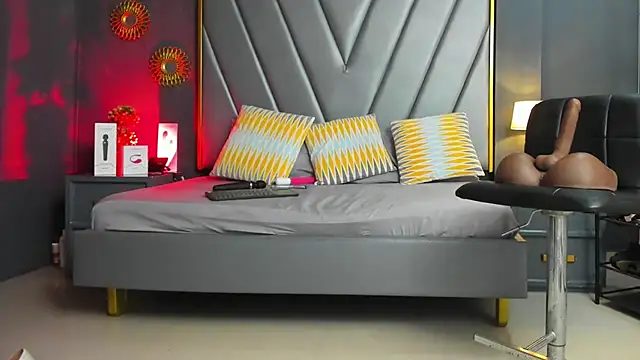 Laurenwells  online show from 01.28.25