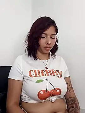 LucyMartelli online show from 02.06.25