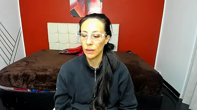 Abrillee1 online show from 12.19.24