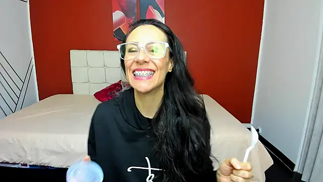 Abrillee1 online show from 12.28.24