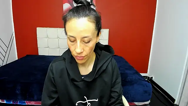 Abrillee1 online show from 01.12.25