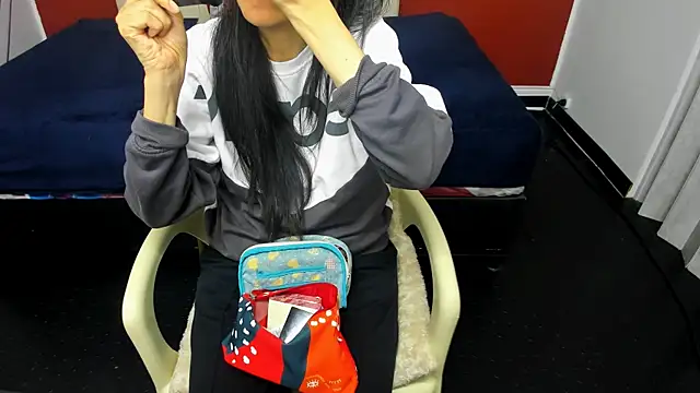 Abrillee1 online show from 01.14.25