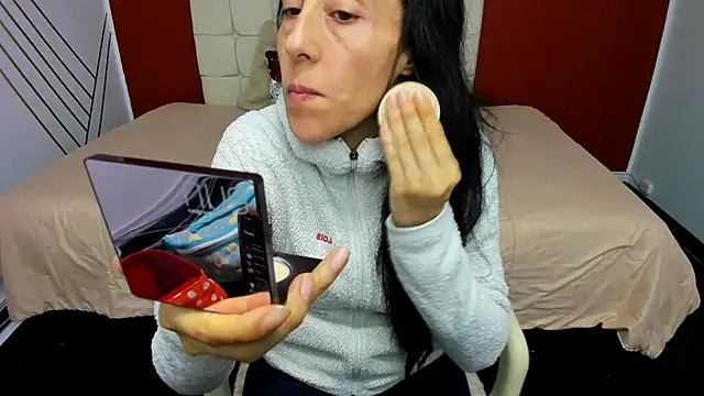 Abrillee1 online show from 02.17.25