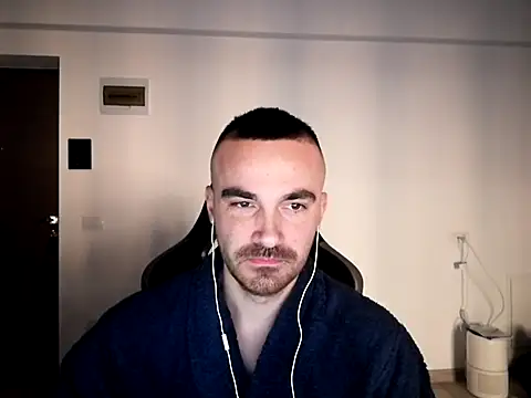 Snapshot of mu5clemania2 chatting on 01.02.25 mu5clemania2 online show from 01.02.25