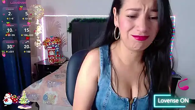 Julietacollins06 online show from 12.18.24