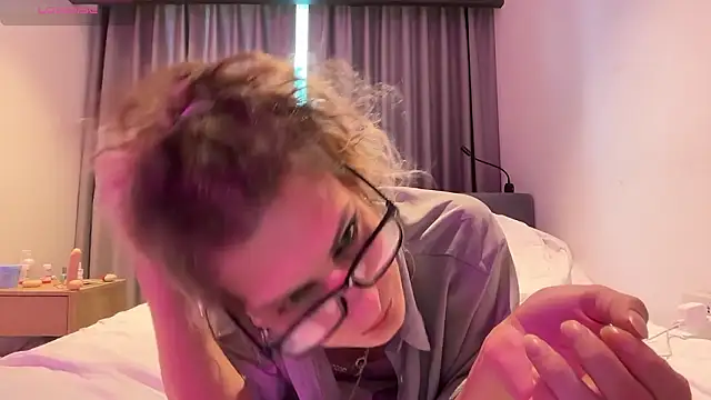 Alice Pinkhead online show from 03.10.26