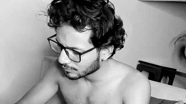 Nicholasrodrii online show from 02.22.25