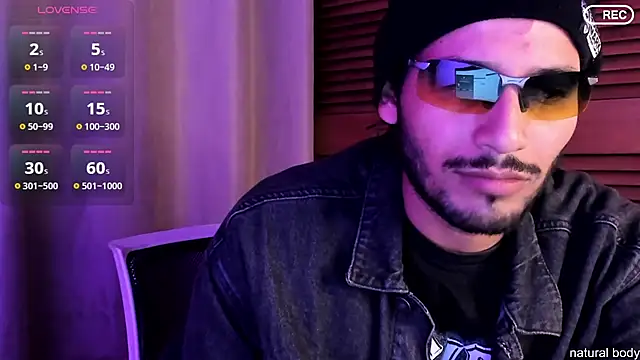 Nicholasrodrii online show from 10.25.25