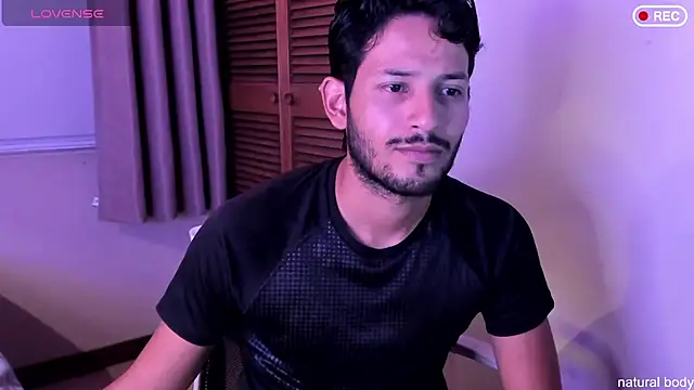 Nicholasrodrii online show from 10.26.25