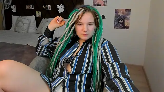 Snapshot of GloriaHylivi chatting on 12.07.24 GloriaHylivi online show from 12.07.24