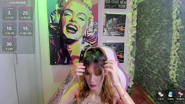 Snapshot of katt__black__ chatting on 09.30.25 katt black online show from 09.30.25