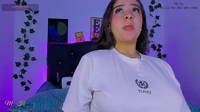 Snapshot of Mxss_Honey chatting on 03.10.25 Mxss Honey online show from 03.10.25