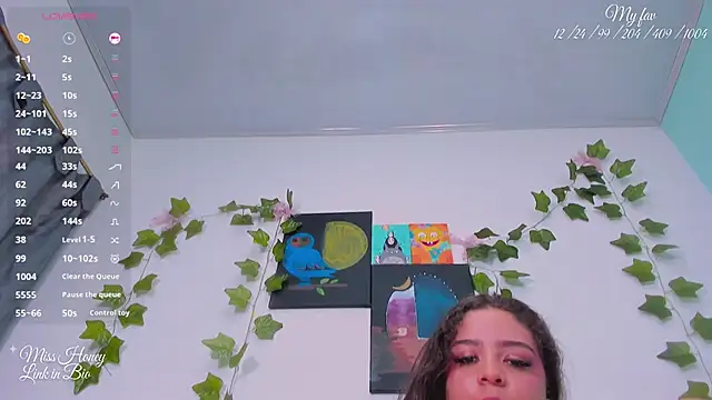 Snapshot of Mxss_Honey chatting on 10.31.25 Mxss Honey online show from 10.31.25