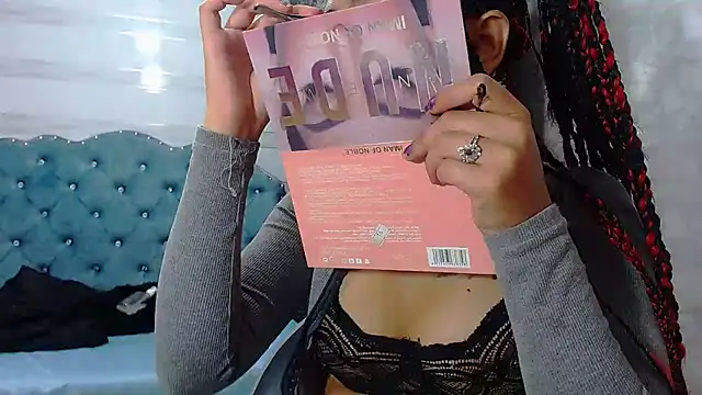 Snapshot of lily_jamesx chatting on 02.13.25 lily jamesx online show from 02.13.25