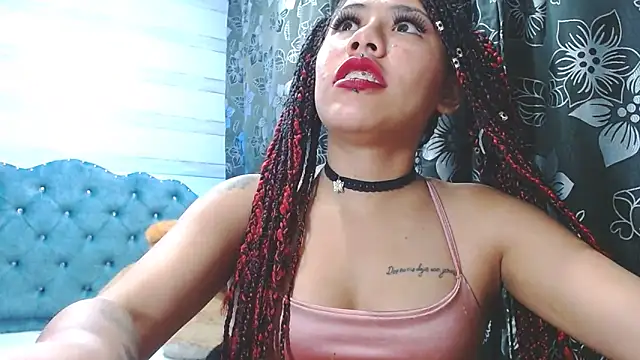 Snapshot of lily_jamesx chatting on 02.17.25 lily jamesx online show from 02.17.25