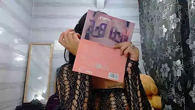 Snapshot of lily_jamesx chatting on 02.19.25 lily jamesx online show from 02.19.25