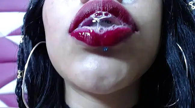 Snapshot of lily_jamesx chatting on 02.24.25 lily jamesx online show from 02.24.25