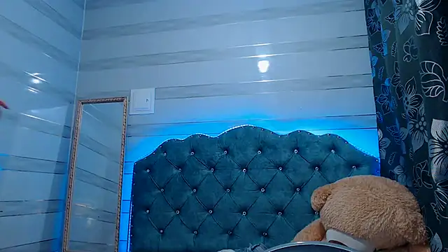 Snapshot of lily_jamesx chatting on 03.20.25 lily jamesx online show from 03.20.25