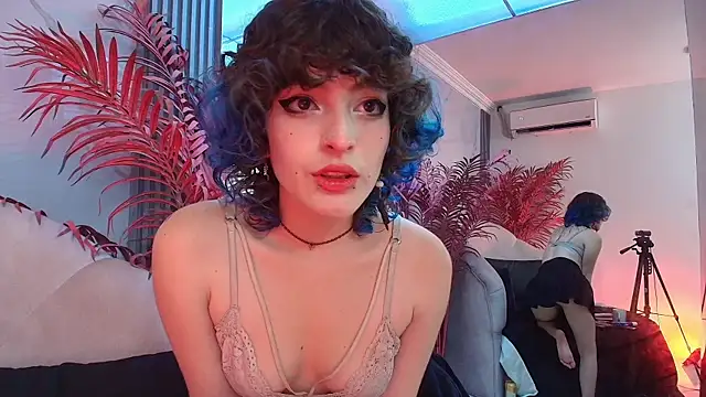 EvaHalsey online show from 11.05.25