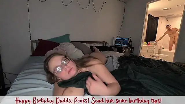 Snapshot of MrandMrsPooks chatting on 03.01.25 MrandMrsPooks online show from 03.01.25