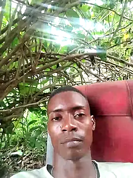 Snapshot of BeetledFlouter12 chatting on 11.07.25 BeetledFlouter12 online show from 11.07.25