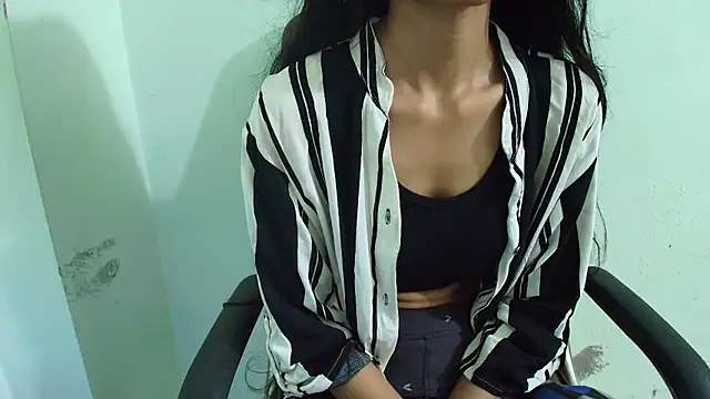 Srabontii online show from 02.17.25
