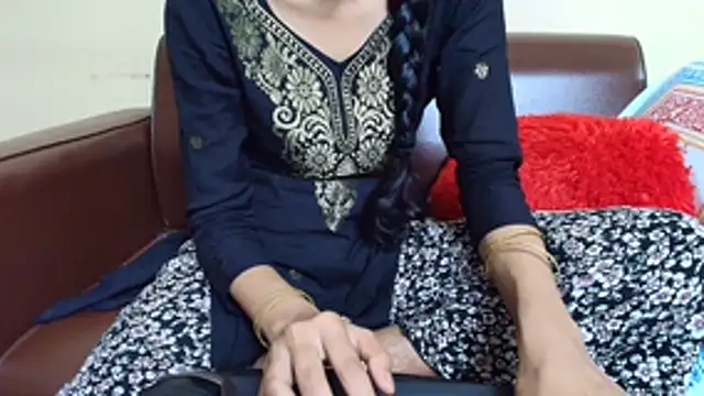 Snapshot of Srabontii chatting on 11.02.25 Srabontii online show from 11.02.25