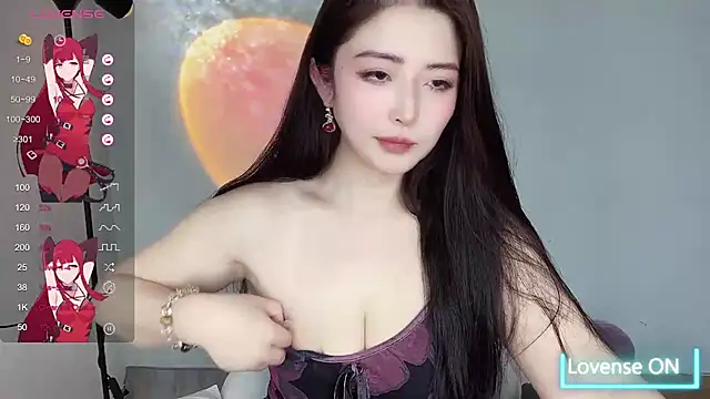 Snapshot of Alice-821 chatting on 01.14.25 Alice-821 online show from 01.14.25