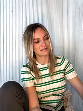 Snapshot of Milla__one chatting on 04.22.26 Milla one online show from 04.22.26