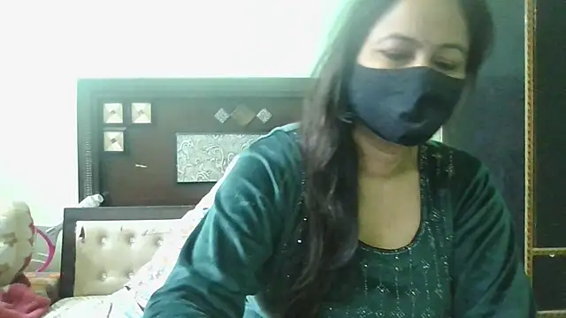 Snapshot of couplesuni chatting on 12.02.24 couplesuni online show from 12.02.24